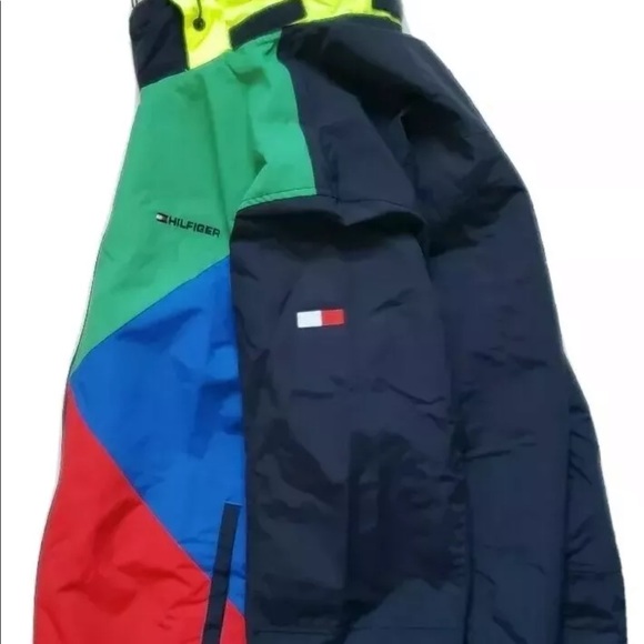 Tommy Hilfiger - Picture 2 of 13